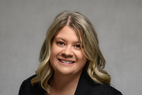 Amanda Verstl headshot